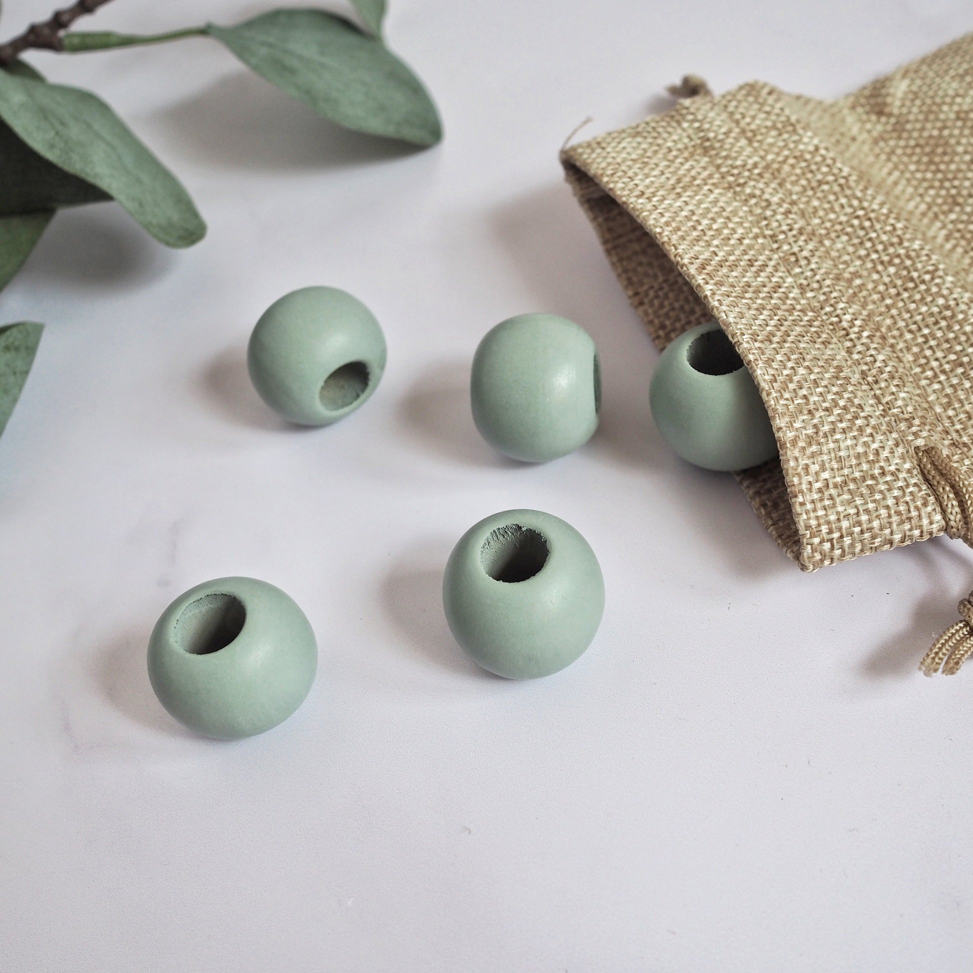 25mm Wooden Coloured Beads (Pack of 5) The Joyful Studio