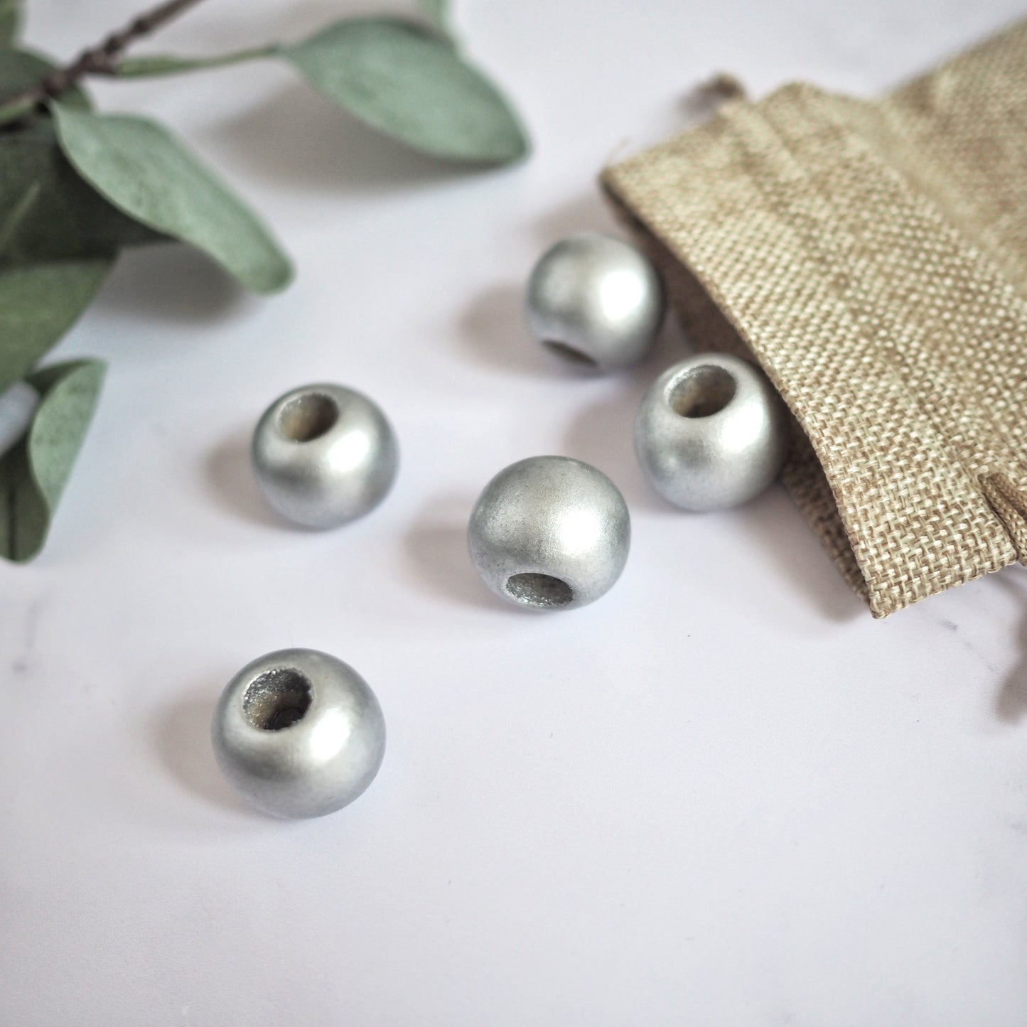 25mm Wooden Coloured Beads (Pack of 5) The Joyful Studio