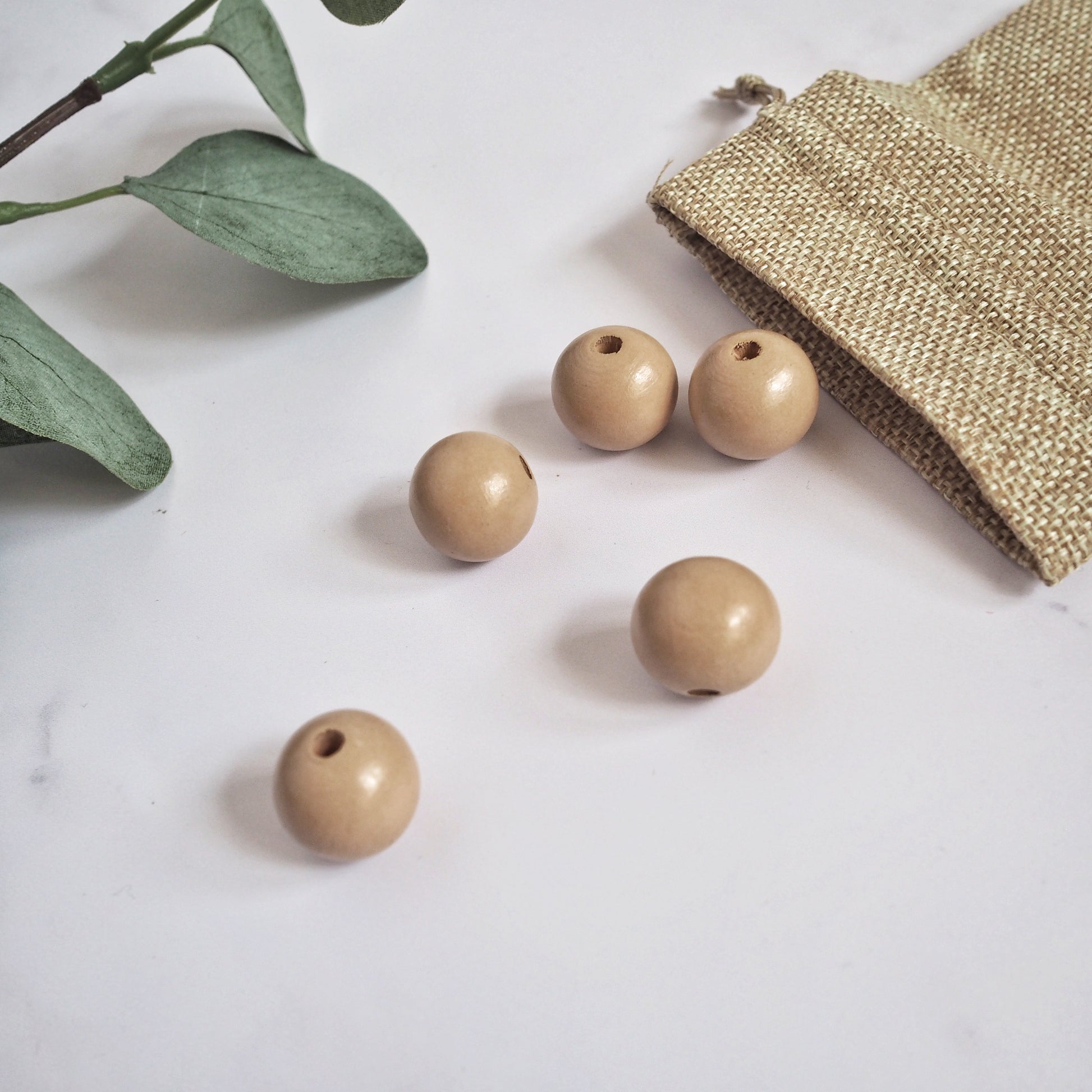 18mm Wooden Coloured Beads (Pack of 5) The Joyful Studio