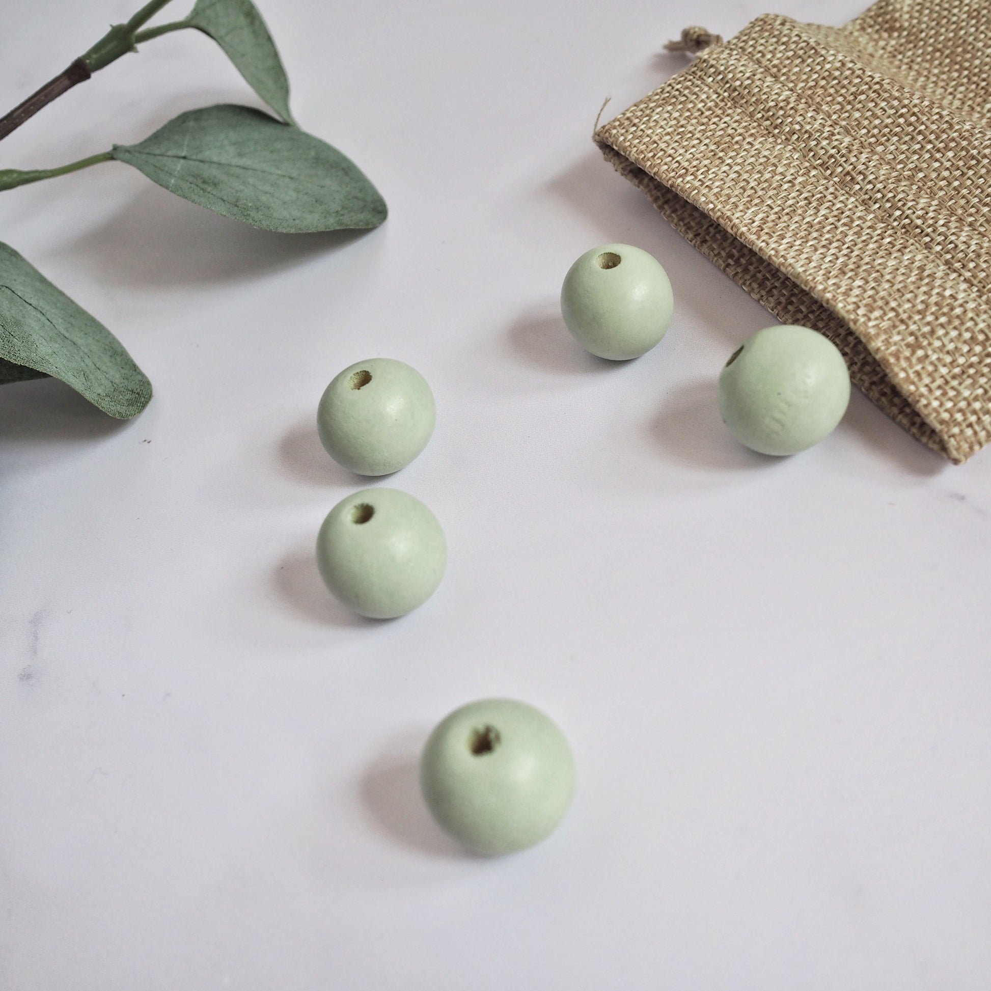 18mm Wooden Coloured Beads (Pack of 5) The Joyful Studio