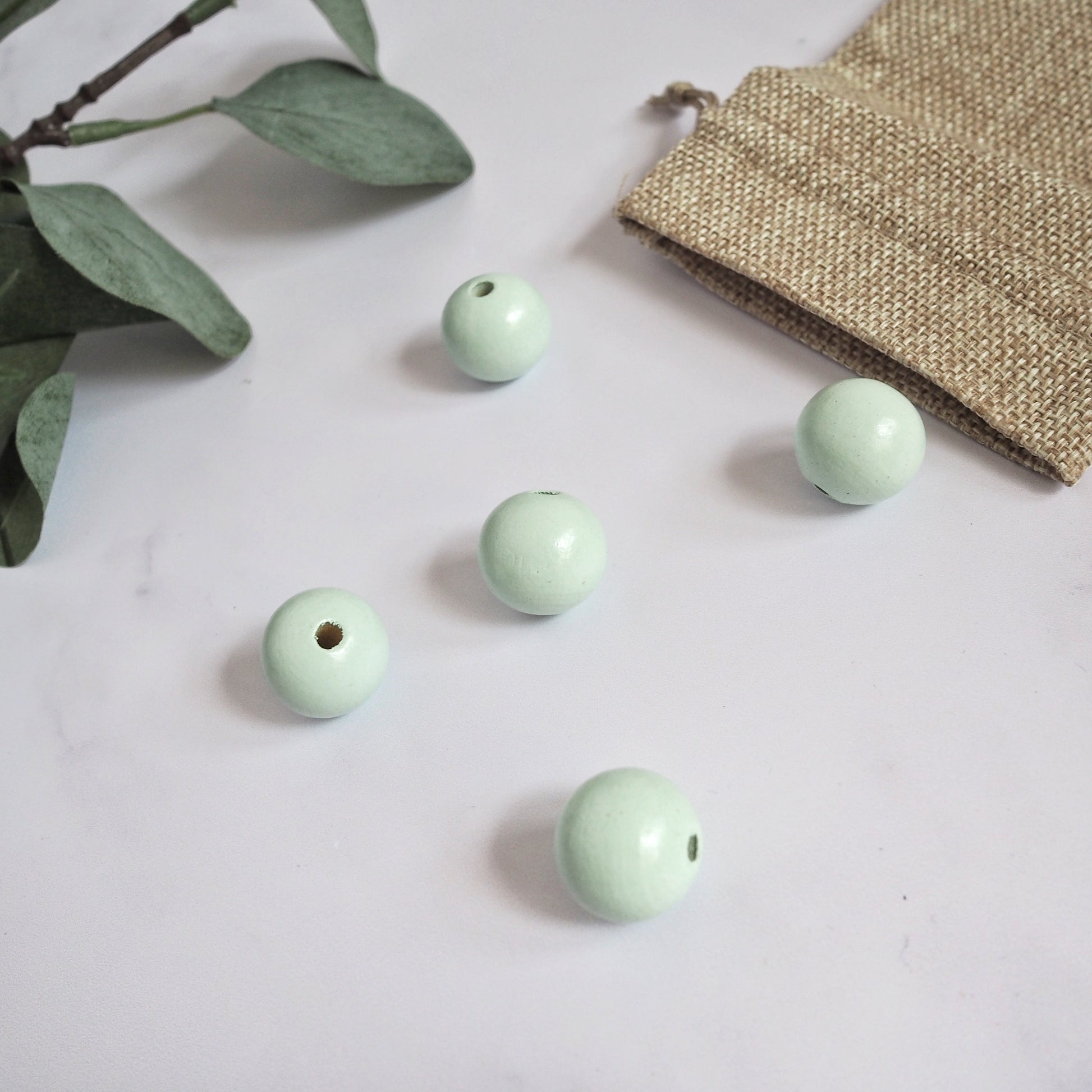 18mm Wooden Coloured Beads (Pack of 5) The Joyful Studio