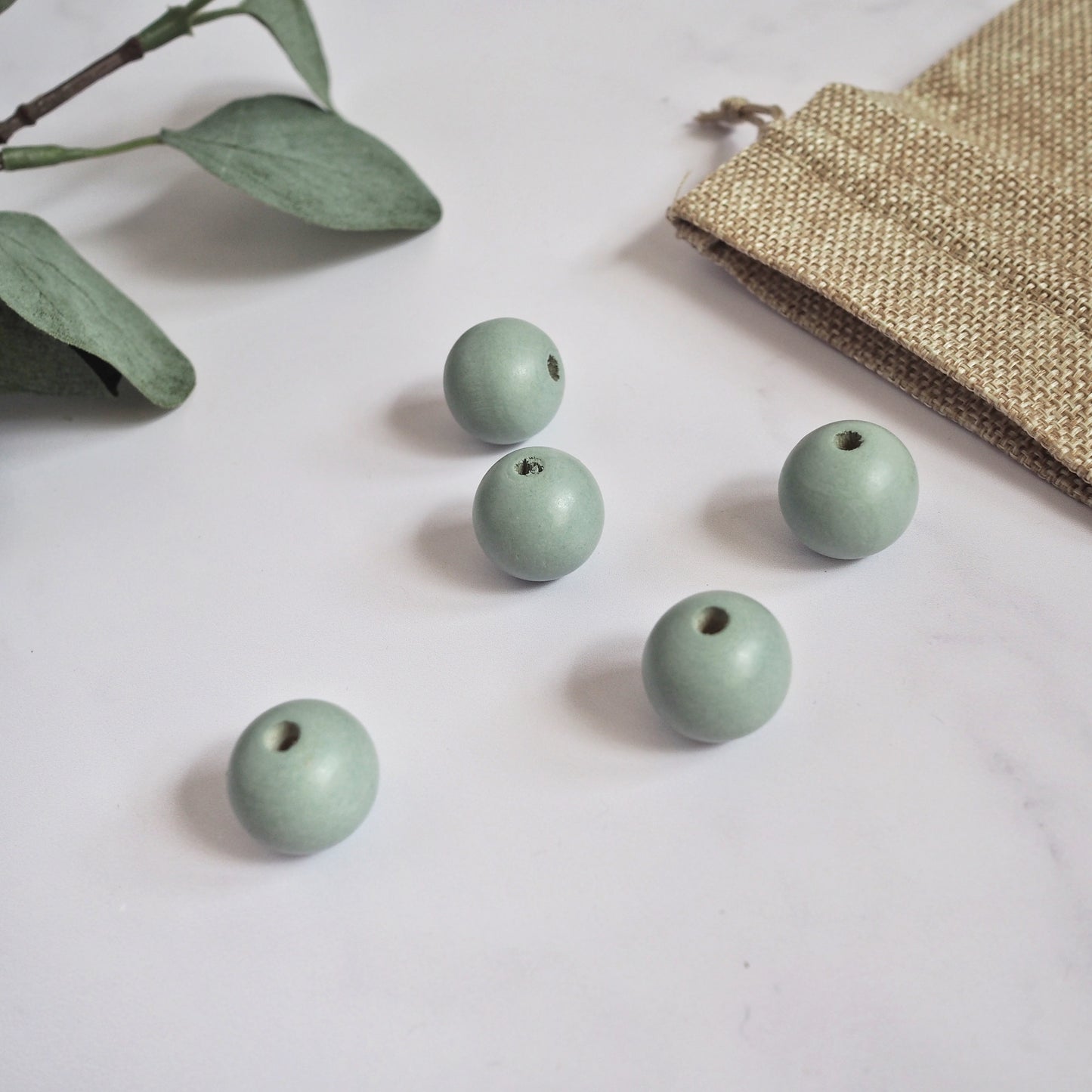18mm Wooden Coloured Beads (Pack of 5) The Joyful Studio