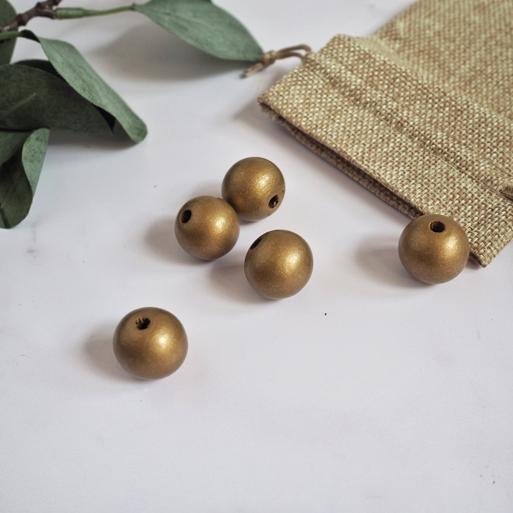 18mm Wooden Coloured Beads (Pack of 5) The Joyful Studio